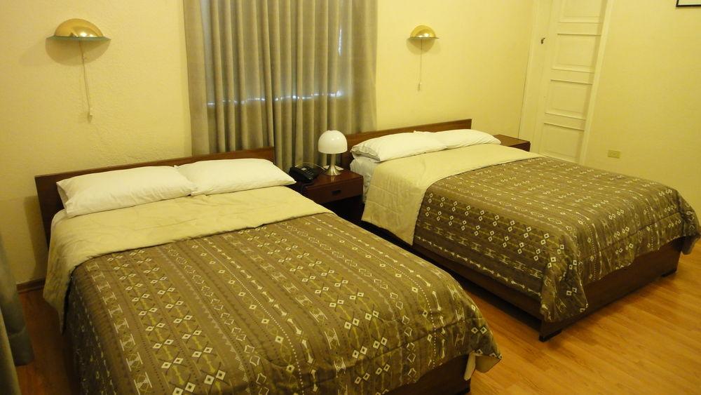 Alston Inn Hotel Кито Екстериор снимка