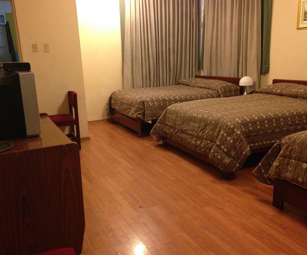 Alston Inn Hotel Кито Екстериор снимка