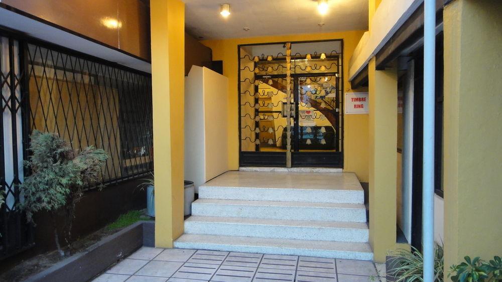 Alston Inn Hotel Кито Екстериор снимка