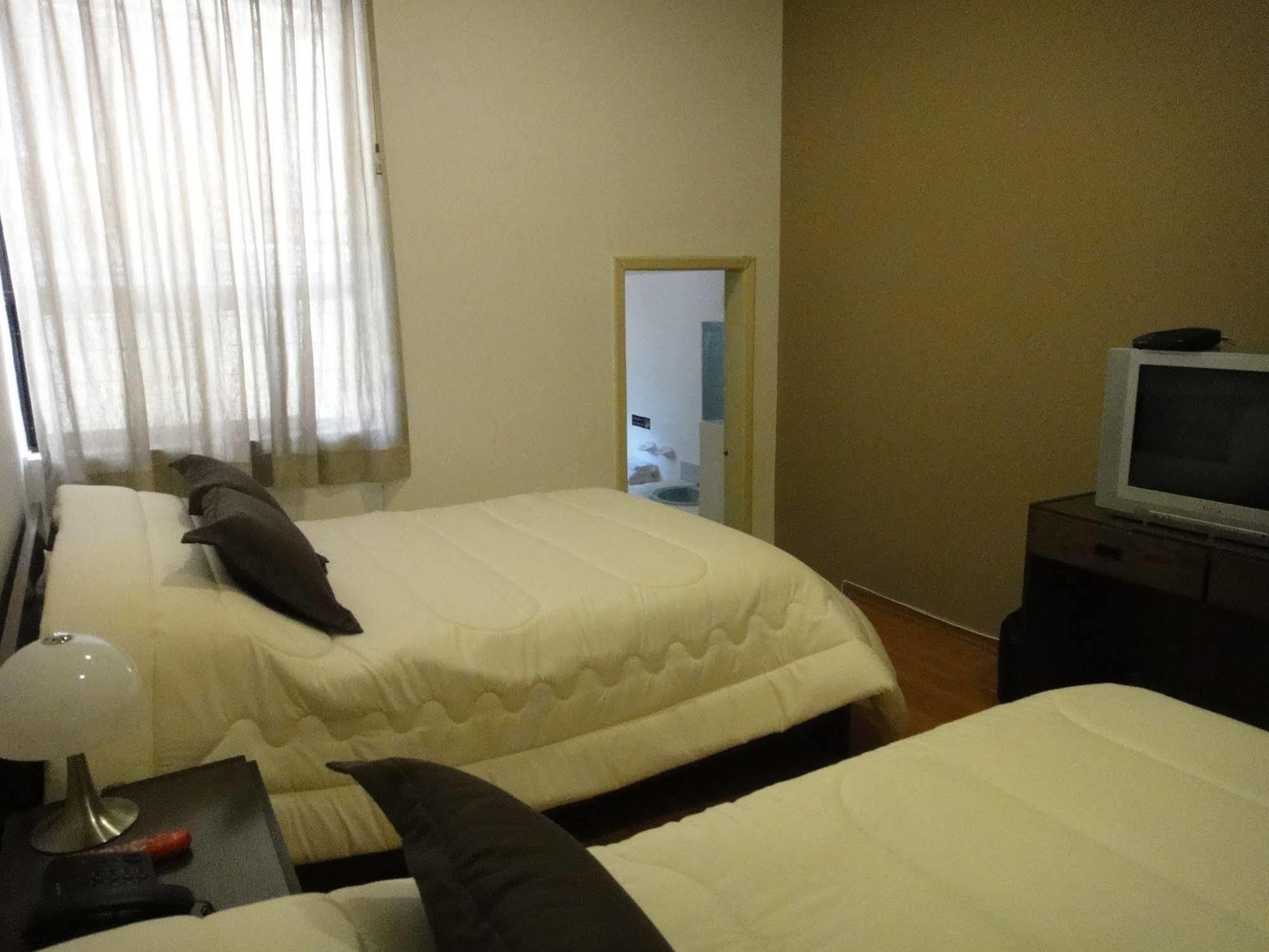 Alston Inn Hotel Кито Екстериор снимка