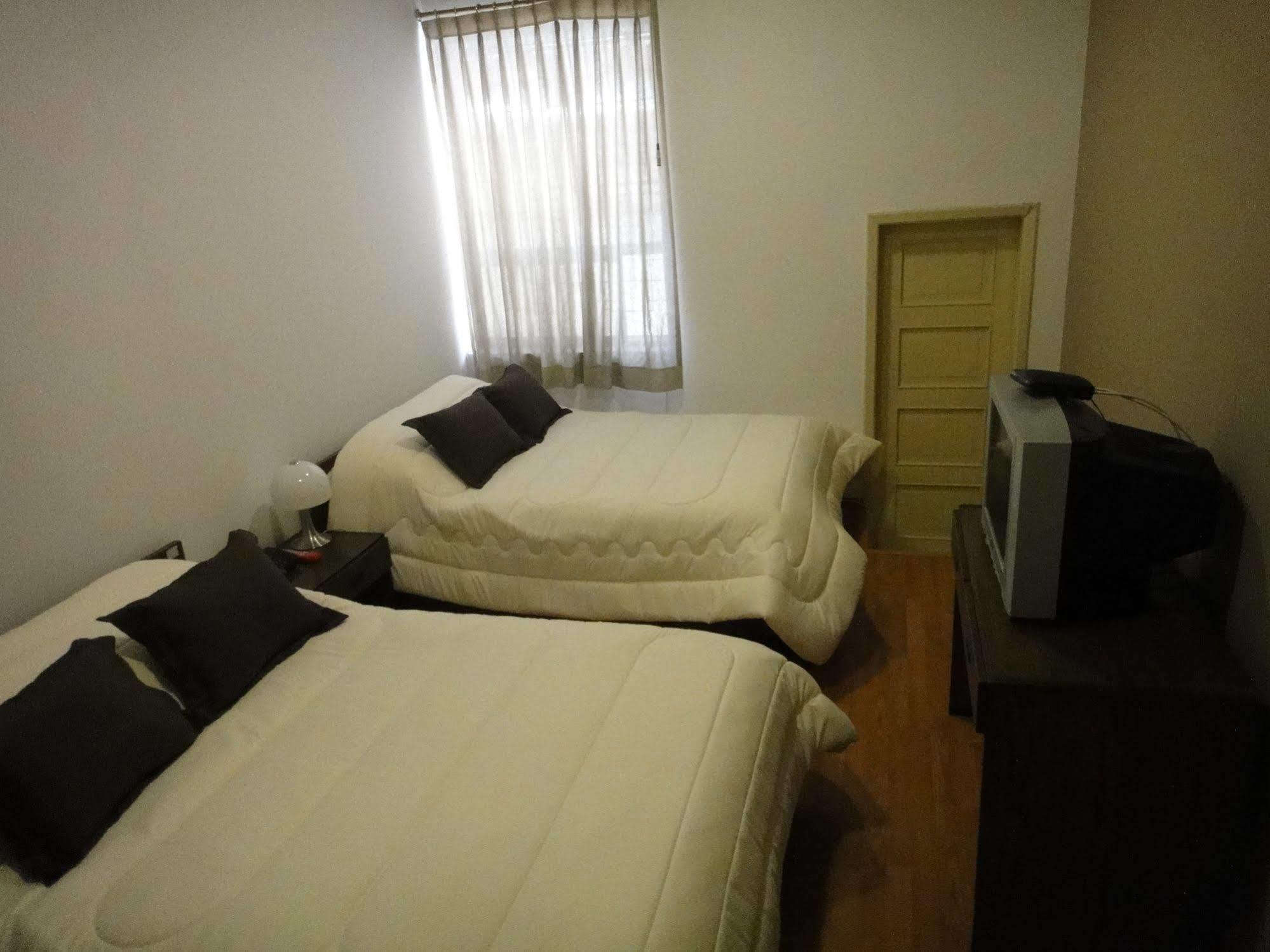 Alston Inn Hotel Кито Екстериор снимка