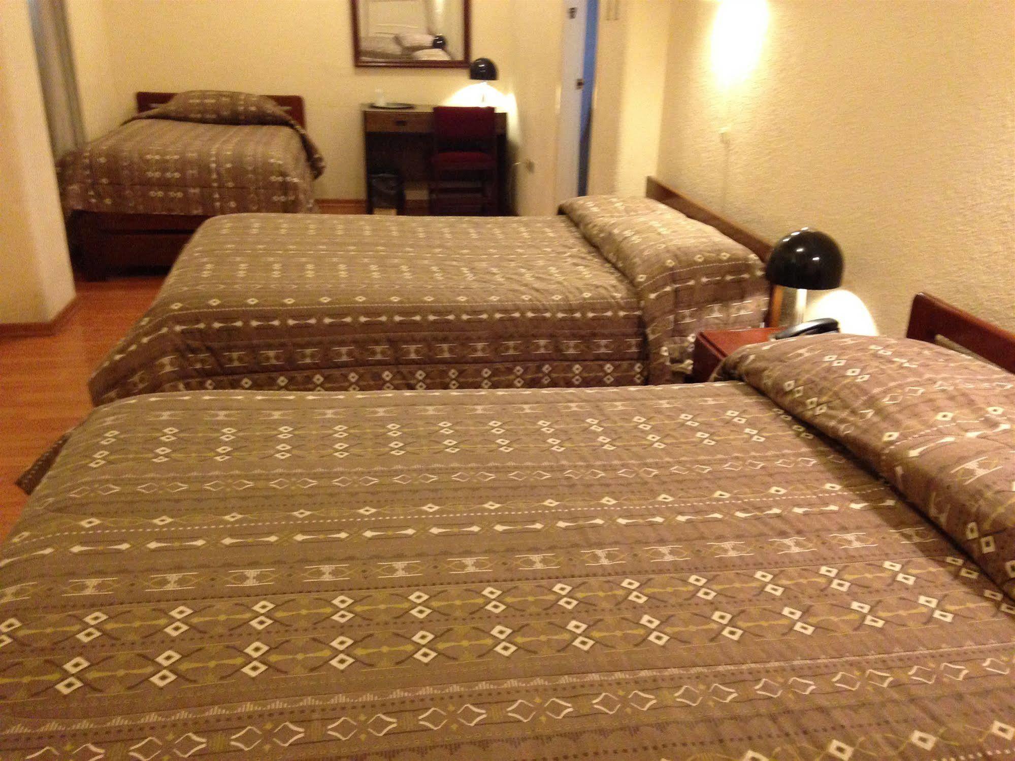 Alston Inn Hotel Кито Екстериор снимка